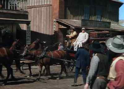 That's old Jaime Rosas driving.
That's a charter coach from below. - San Antonio