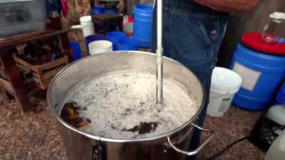 That's perfect.
That's exactly what
I'm looking for right there. - Moonshiners: Master Distiller