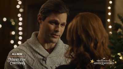 - That's priceless.
- Are you sure? - Swept Up by Christmas