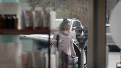 That's her putting money
into the parking meter. - Aurora Teagarden Mysteries: Til Death Do Us Part