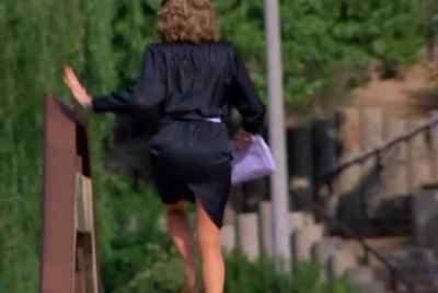 That's quite a chassis
she's got under that hood. - Moonlighting