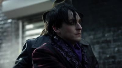 That's really nice.
Now, put your hands behind your back. - Gotham