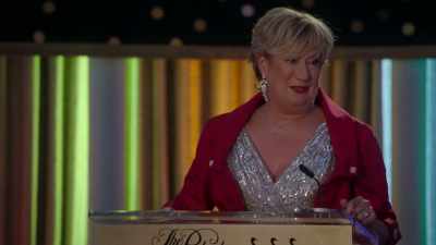 - That's right.
[cheers and applause] - Bluff City Law