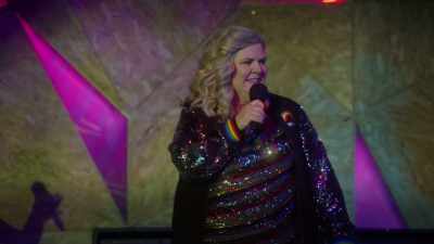 - That's right.
- I'm a flap jacket gay diva. - Girls5eva