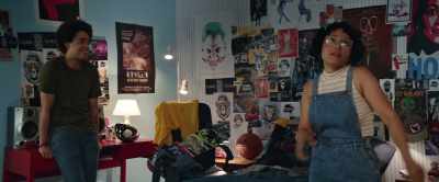 - That's right.
- My sis, going to Columbia. - American Carnage