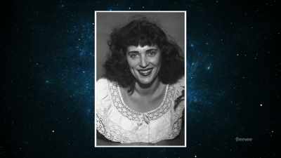 That's Sandra on the left - The Center Seat: 55 Years of Star Trek