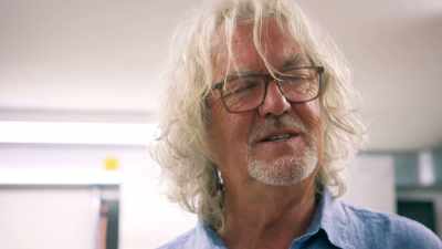 That's seven... That's a pencil
700 kilometres long. - James May and the Dull Men