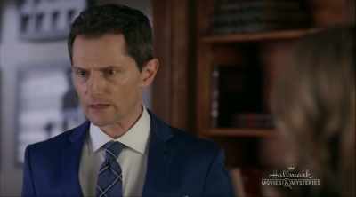 THAT'S SMART THINKING, - Garage Sale Mysteries: Picture a Murder