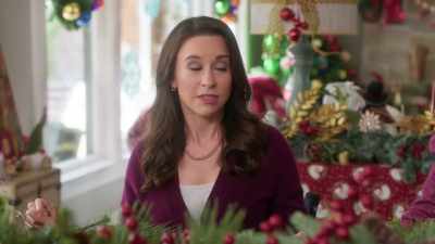 That's something that
Claire at The Craft Crate - Haul Out the Holly: Lit Up