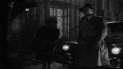 That's strange. I
thought I saw somebody. - The Unsuspected
