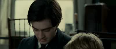 That's me that's Nanny that's Mummy and that's youWhy do I look so sadThat's what your face looks like Oh it is is it - The Woman in Black