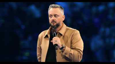 "That's the fifth time we've read
that sentence. Let's try another one." - Your Friend, Nate Bargatze
