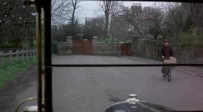 That's the house where they held me. - The Thirty Nine Steps