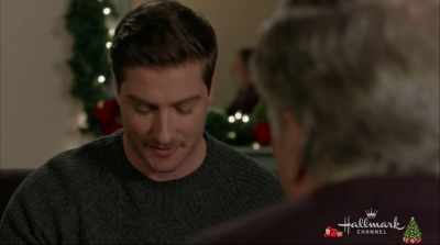 - That's the magic of this place.
- Yeah. Yeah, I guess it is. - Christmas in Love