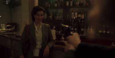 That's the problem.
If you shoot me, I can't sign it. - Agatha and the Midnight Murders
