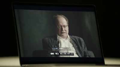 That's the risorius muscle that you typically see with fear. - Inside the Mind of a Con Artist