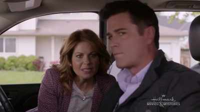 That's the truck
that followed me - The Julius House: An Aurora Teagarden Mystery