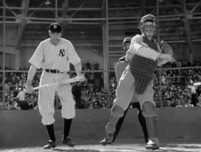 That's the way to go in there. - The Pride of the Yankees
