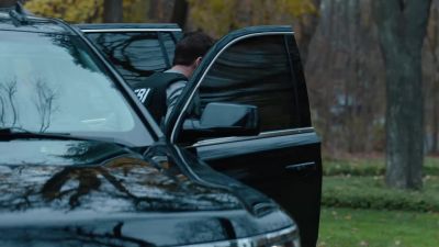 That's Tom's Mercedes. - FBI: Most Wanted