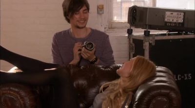 That's too close. - Gossip Girl