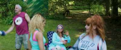 That's Uncle Chris.
Shirley, his wife. - Fourth of July