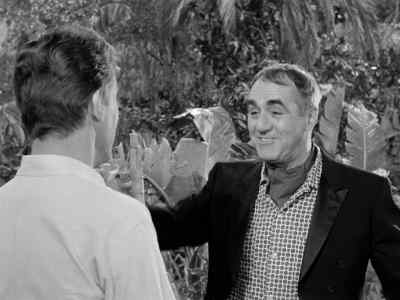 That's very good.
Ready for the rehearsal. - Gilligan's Island