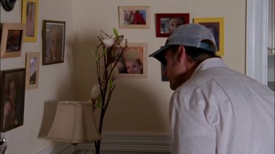 - That's weird.
- What is it? - Monk