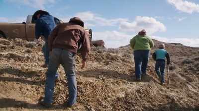 THAT'S WHAT I LIVE FOR.
-SEE EVERYBODY, SAME PLACE - Dino Hunters