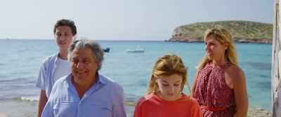 - That's what we like, darling. 
- Come on lemonade. - Ibiza
