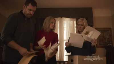 That's what it says the Sheriff
listed as the only suspect - Chronicle Mysteries: Vines that Bind