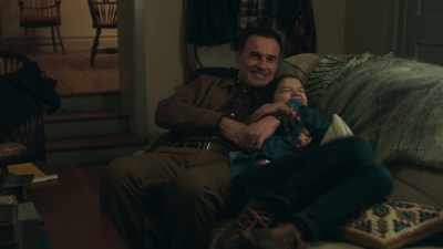 - That's what you're doing?
Huh? - FBI: Most Wanted