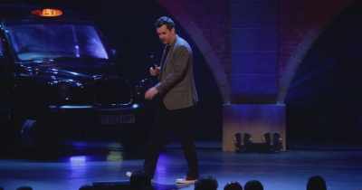 That's why I do believe
there should be a wall. - Jim Jefferies: This Is Me Now