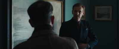 That's why I quit.
Because of my eyes. Nearsighted. - The Resistance Banker