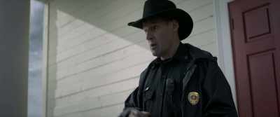 That's why I've called a mandatory evac.
We got this, chief. - The Hurricane Heist