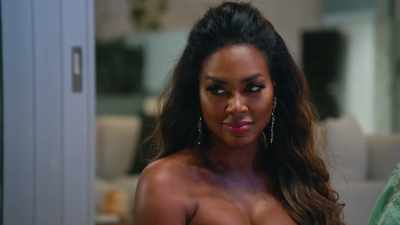 That's why she's been
treating you this way, okay? - The Real Housewives Ultimate Girls Trip