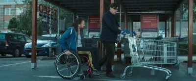 - That's why you use the bags.
- Why? It bothers you? - Kills on Wheels