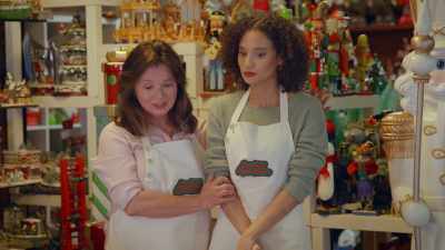 -That's why you're here.
-[clears throat] - Make or Bake Christmas