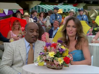 That's my wife's dog. - The Love Boat
