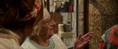 - That's wild.
- That's my sister, Kathleen. - Juliet, Naked