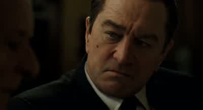 تحدث القدماء مع والد الرئيس. - The Irishman