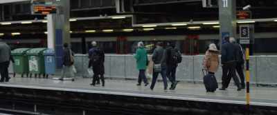 - for the 8:18
Great Western Railway Service - In from the Side