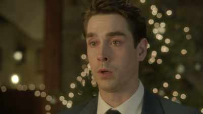 The airport, if I leave
now, do you think I could-- - Meeting Mr. Christmas