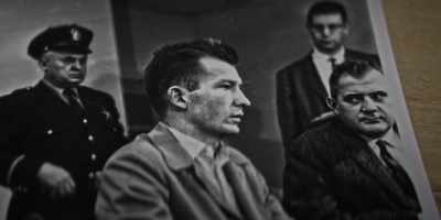 The alibi that he presented
was that he was alone, - The Murders at Starved Rock