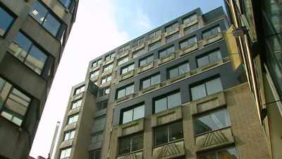 The Antwerp World
Diamond Center. - History's Greatest Heists with Pierce Brosnan