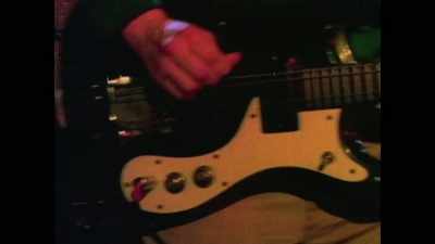 [The B-52s performing intro
to "Rock Lobster"] - Women Who Rock