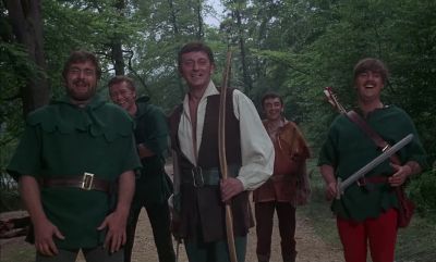 The Bailiff of Nottingham without his clothes - A Challenge for Robin Hood