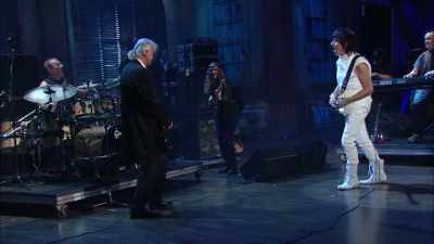 The band are having great fun
doing this riff - Jeff Beck: Still on the Run