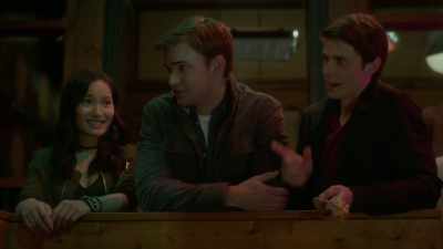 - The bar.
- Yeah. Okay, come on. - Beyond