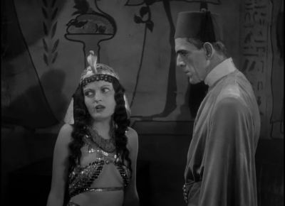 The bath of natron - The Mummy