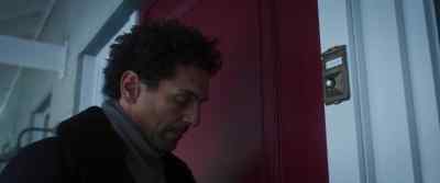 The bell rings.
Largo sighs. - The Price of Money: A Largo Winch Adventure